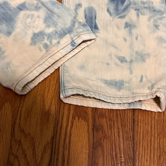 Vintage 90s Levi’s 501 red tab up cycled with the unique at home bleach pattern - Picture 2 of 10
